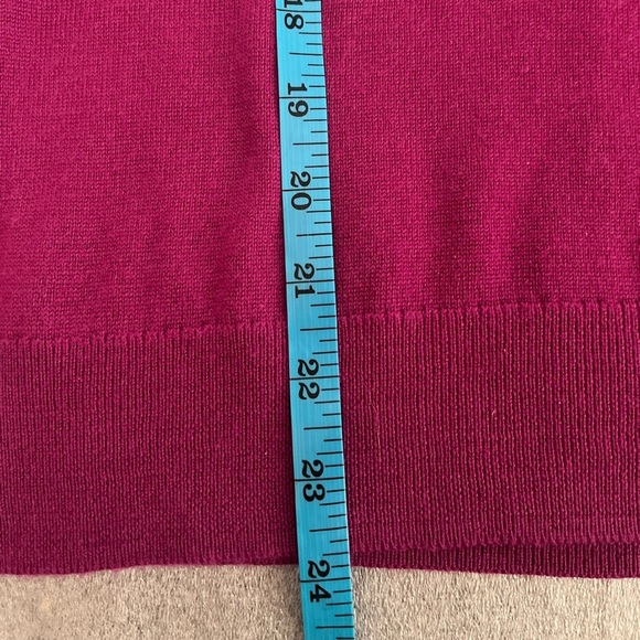 [US:L] Lord Taylor Dark Pink Extra Fine Merino Wool V Neck Sweater - Picture 6 of 7